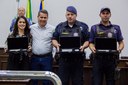 CÂMARA ENTREGA COMENDA TIRADENTES A GUARDAS MUNICIPAIS E ENFERMEIRA